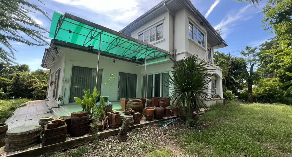 出售 4 卧室 独立屋 在 Saphan Sung, 曼谷