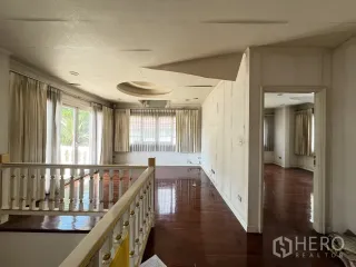 出售 4 卧室 独立屋 在 Saphan Sung, 曼谷
