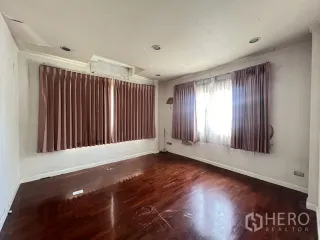 出售 4 卧室 独立屋 在 Saphan Sung, 曼谷