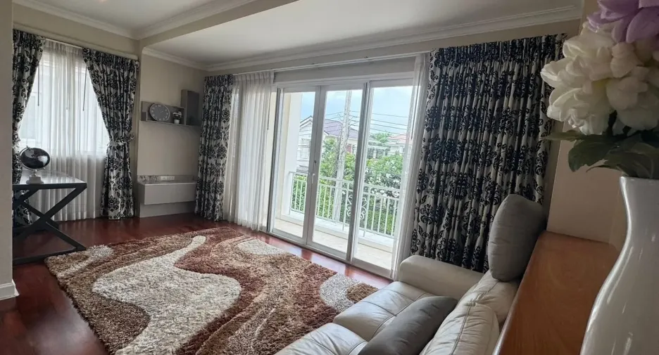 For rent 3 bedrooms house in Prawet, Bangkok