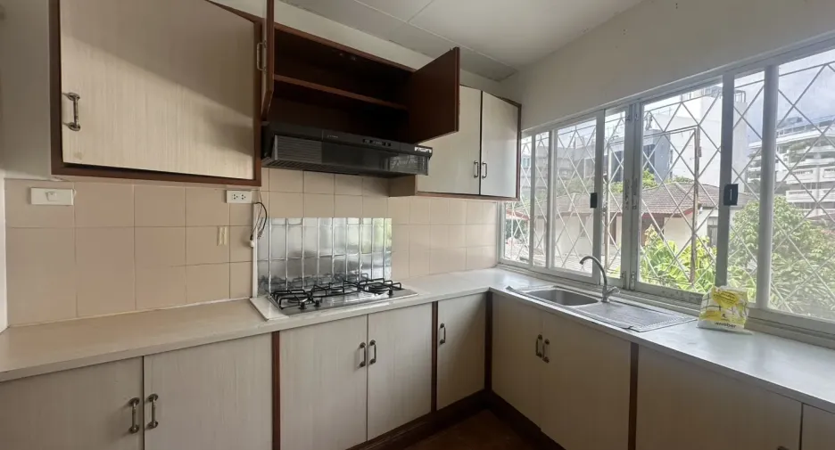 For rent 4 ベッドルーム office in Hua Hin, Prachuap Khiri Khan