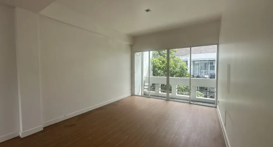 For rent 4 ベッドルーム office in Hua Hin, Prachuap Khiri Khan