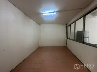 For rent 4 ベッドルーム office in Hua Hin, Prachuap Khiri Khan