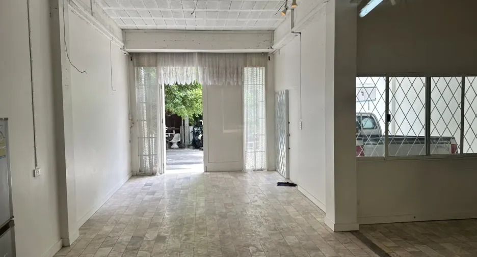 For rent 4 ベッドルーム office in Hua Hin, Prachuap Khiri Khan