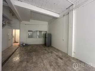 For rent 4 ベッドルーム office in Hua Hin, Prachuap Khiri Khan
