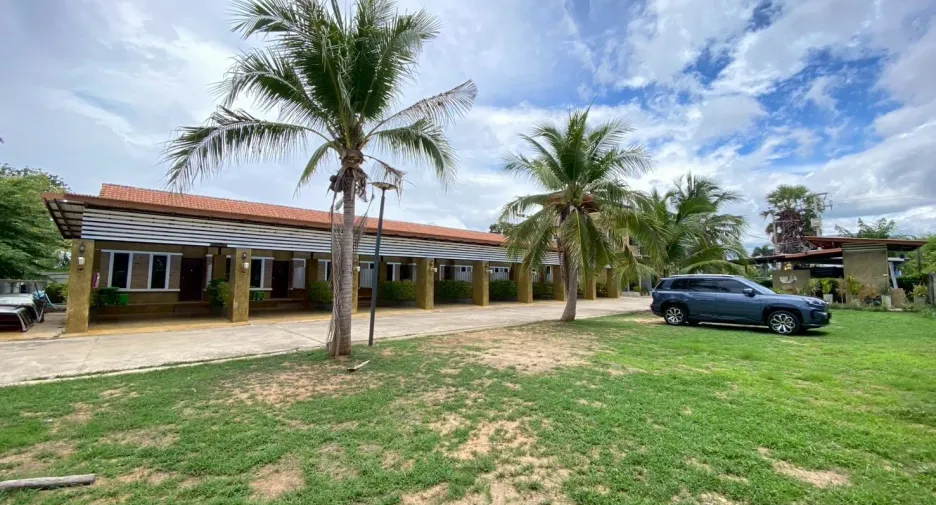 À vendre 16 chambres hôtel à Pran Buri, Prachuap Khiri Khan