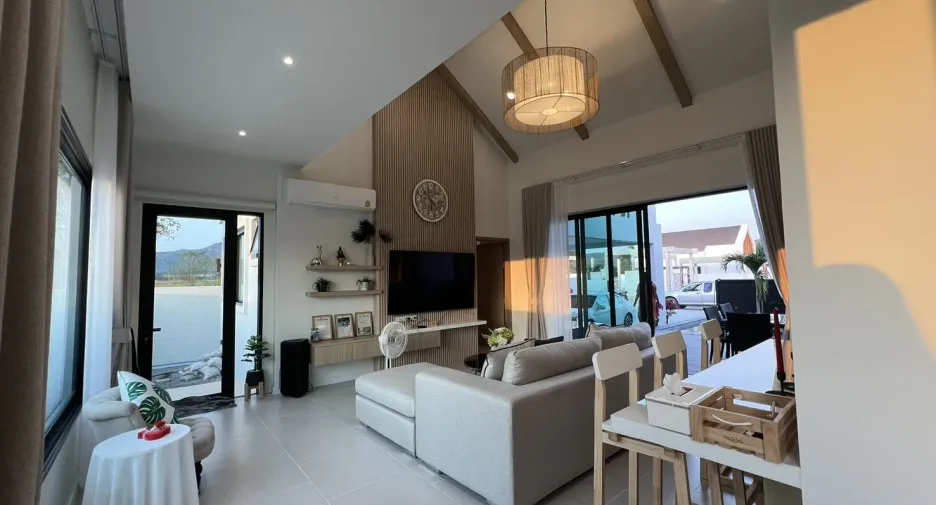 For rent 4 bedrooms villa in Hua Hin, Prachuap Khiri Khan