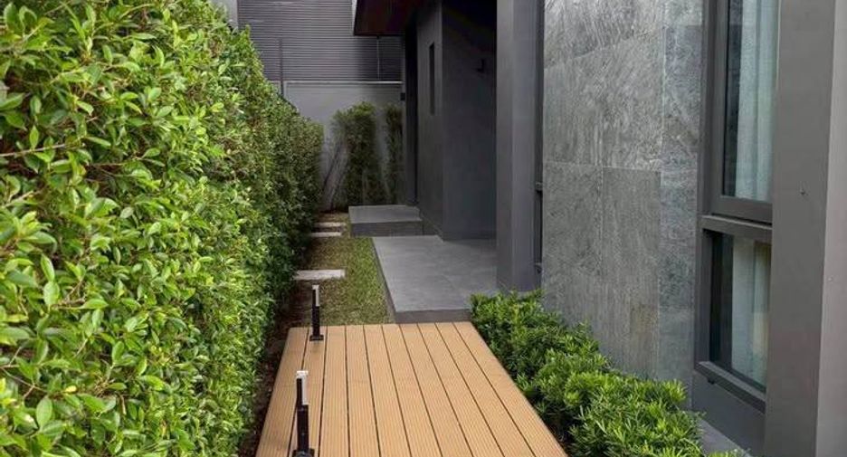 For rent and for sale 5 bedrooms house in Suan Luang, Bangkok