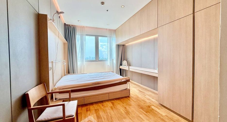 For sale 3 bedrooms condo in Yan Nawa, Bangkok