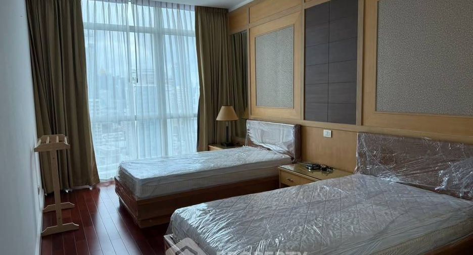 À louer 4 chambres condo à Pathum Wan, Bangkok