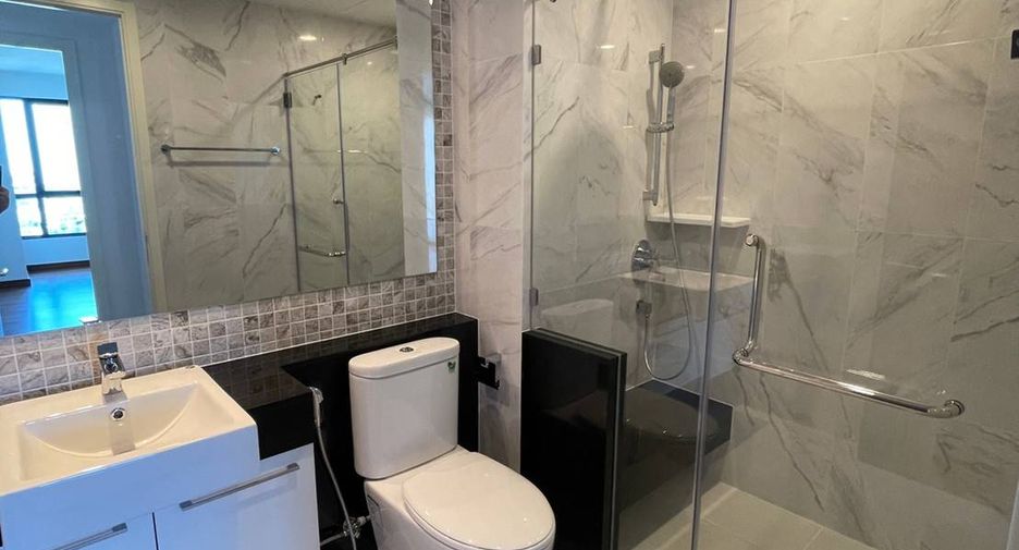 À vendre 1 chambre condo à Khlong San, Bangkok