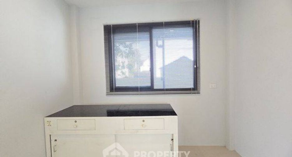 For sale 3 bedrooms house in Thung Khru, Bangkok