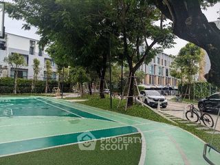 出售 4 卧室 联排别墅 在 Suan Luang, 曼谷