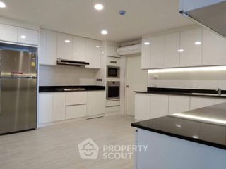 Продажа 3 спальни кондо в Щаттхана, Бангкок