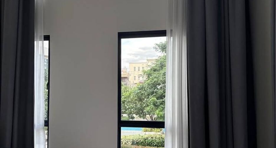 For sale 3 bedrooms townhouse in Yan Nawa, Bangkok