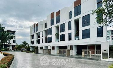 For sale 3 bedrooms townhouse in Yan Nawa, Bangkok