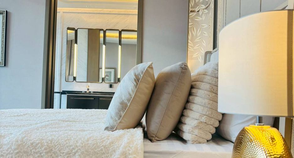 For rent and for sale 3 bedrooms condo in Pathum Wan, Bangkok