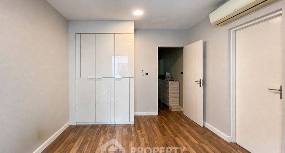 For sale 3 bedrooms townhouse in Khan Na Yao, Bangkok
