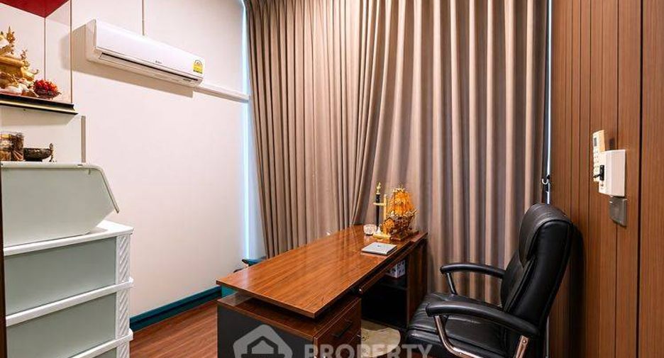 For sale 3 bedrooms townhouse in Khan Na Yao, Bangkok