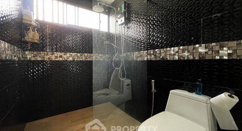 For sale 3 bedrooms townhouse in Khan Na Yao, Bangkok