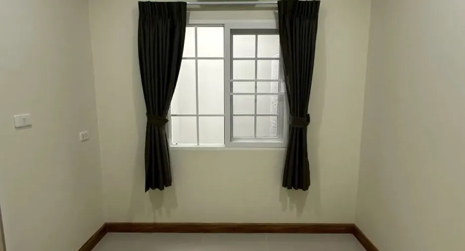 À louer 2 chambres maison de ville à Mueang Chiang Mai, Chiang Mai