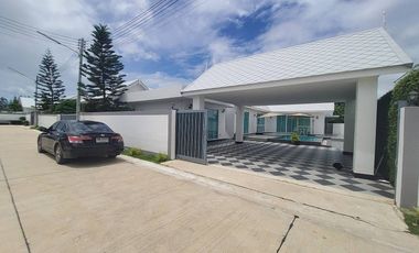 For rent 4 bedrooms villa in Hua Hin, Prachuap Khiri Khan