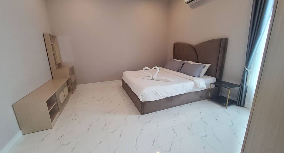 For rent 4 bedrooms villa in Hua Hin, Prachuap Khiri Khan