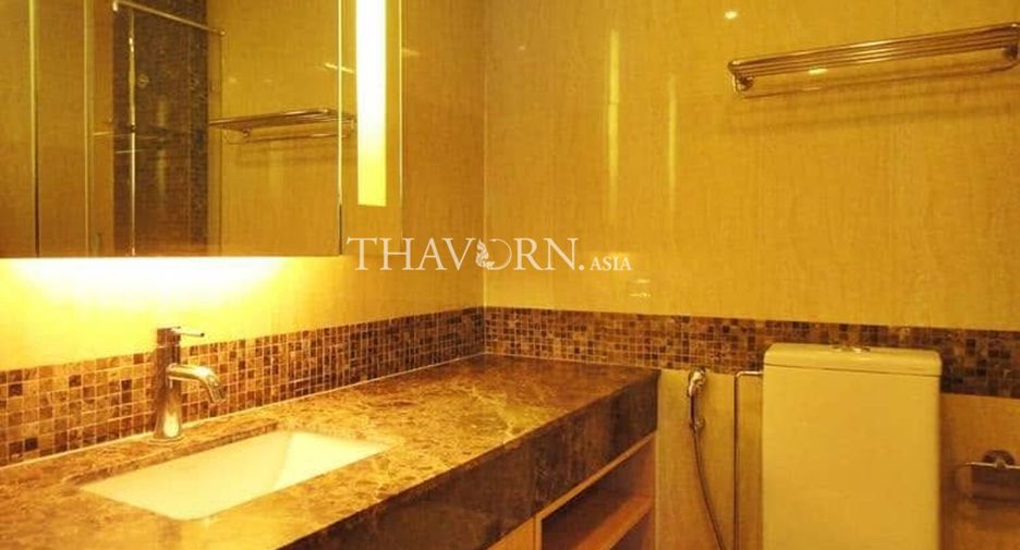 For sale 2 bedrooms condo in Pratumnak, Pattaya