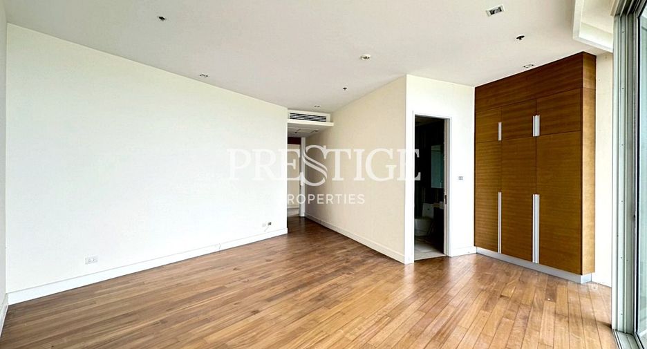For sale 4 bedrooms condo in North Pattaya, Pattaya