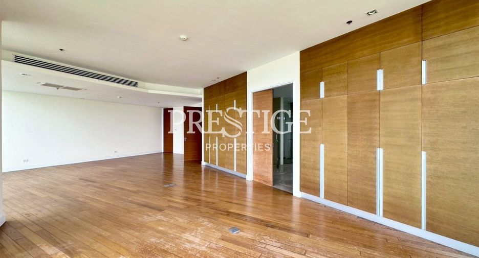 For sale 4 bedrooms condo in North Pattaya, Pattaya