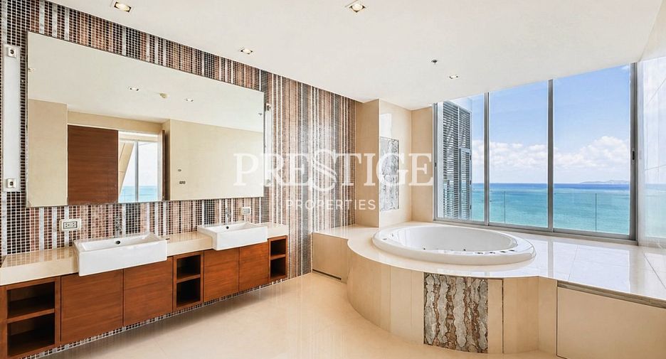 For sale 4 bedrooms condo in North Pattaya, Pattaya