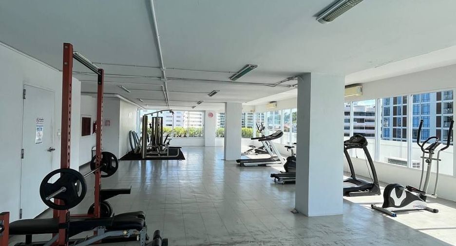 À louer studio condo à Pratumnak, Pattaya
