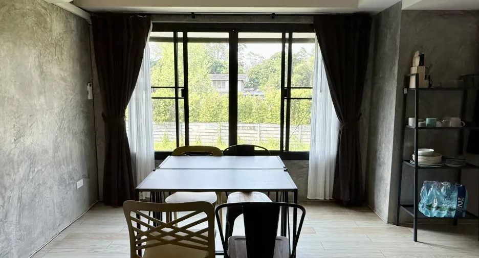 Casa adosada en venta y en alquiler de 4 habitaciones en Mueang Chiang Mai, Chiang Mai