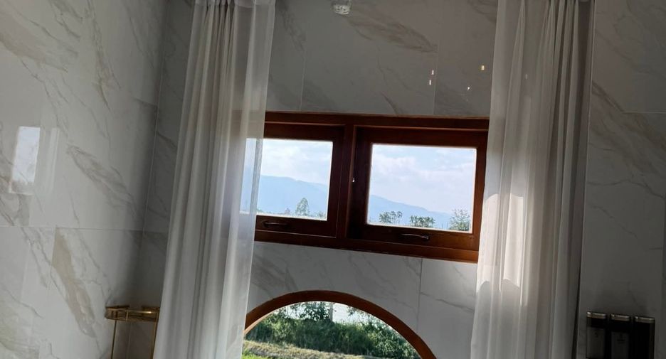 Casa en venta y en alquiler de 5 habitaciones en San Sai, Chiang Mai