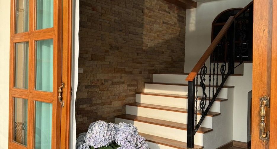 Casa en venta y en alquiler de 5 habitaciones en San Sai, Chiang Mai
