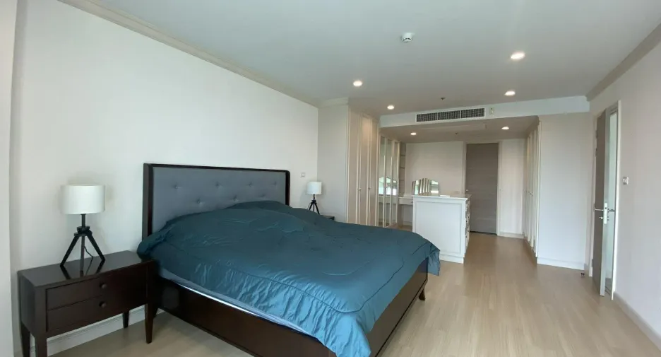 For rent and for sale 3 bedrooms condo in Yan Nawa, Bangkok