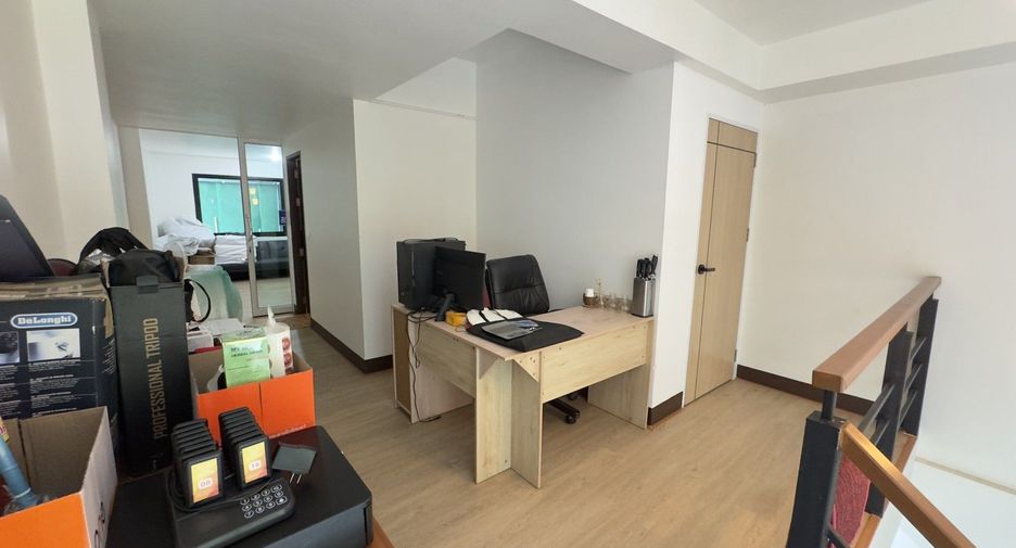 Reihenhaus zum Kauf mit 4 Zimmer in Mueang Chiang Mai, Chiang Mai