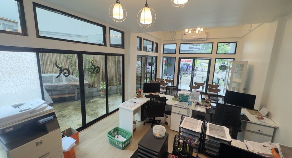Reihenhaus zum Kauf mit 4 Zimmer in Mueang Chiang Mai, Chiang Mai