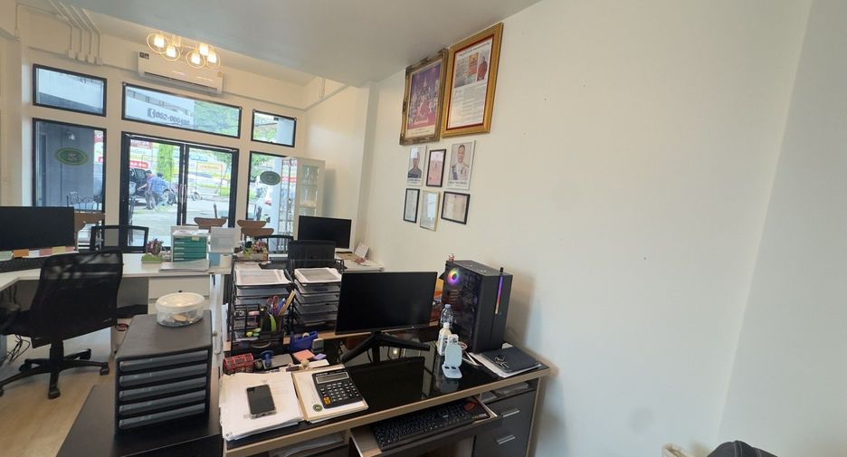 Reihenhaus zum Kauf mit 4 Zimmer in Mueang Chiang Mai, Chiang Mai