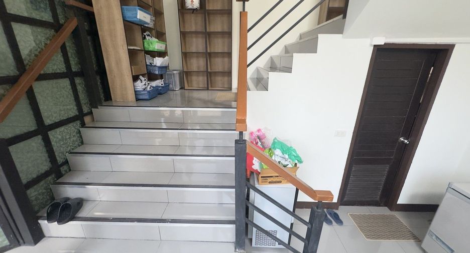 Reihenhaus zum Kauf mit 4 Zimmer in Mueang Chiang Mai, Chiang Mai