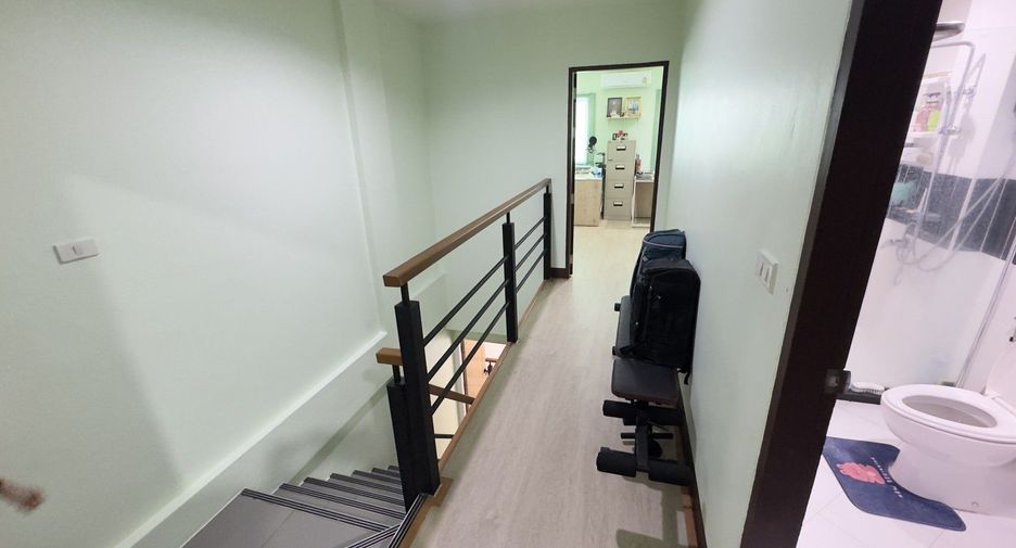 Reihenhaus zum Kauf mit 4 Zimmer in Mueang Chiang Mai, Chiang Mai