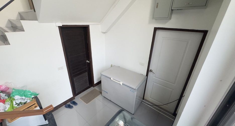 Reihenhaus zum Kauf mit 4 Zimmer in Mueang Chiang Mai, Chiang Mai