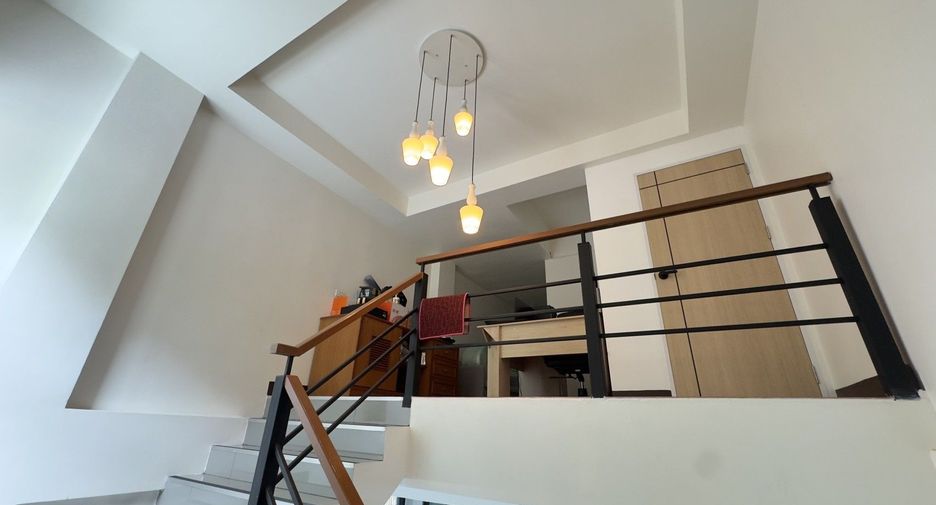Reihenhaus zum Kauf mit 4 Zimmer in Mueang Chiang Mai, Chiang Mai