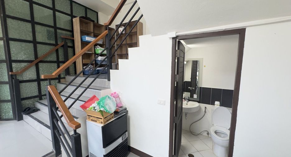 Reihenhaus zum Kauf mit 4 Zimmer in Mueang Chiang Mai, Chiang Mai