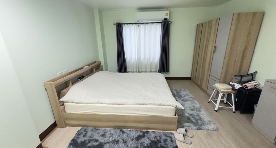 Reihenhaus zum Kauf mit 4 Zimmer in Mueang Chiang Mai, Chiang Mai