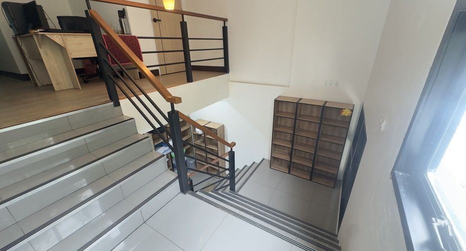 Reihenhaus zum Kauf mit 4 Zimmer in Mueang Chiang Mai, Chiang Mai