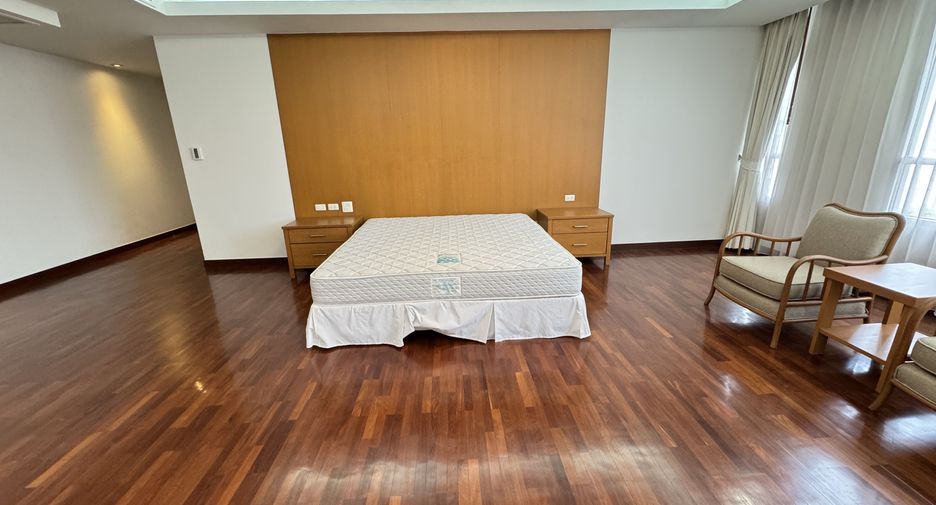 Apartment zur Miete mit 3 Zimmer in Watthana, Bangkok