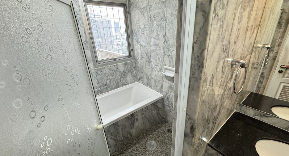 Apartment zur Miete mit 3 Zimmer in Watthana, Bangkok