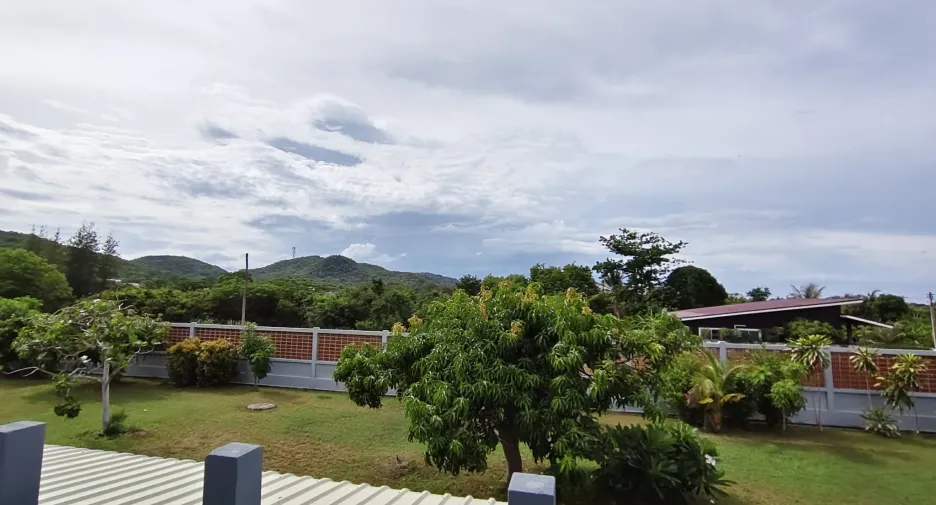 For sale 4 bedrooms house in Hua Hin, Prachuap Khiri Khan