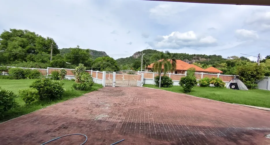 For sale 4 bedrooms house in Hua Hin, Prachuap Khiri Khan